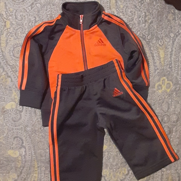 Adidas tracksuit size 6m - Picture 2 of 4